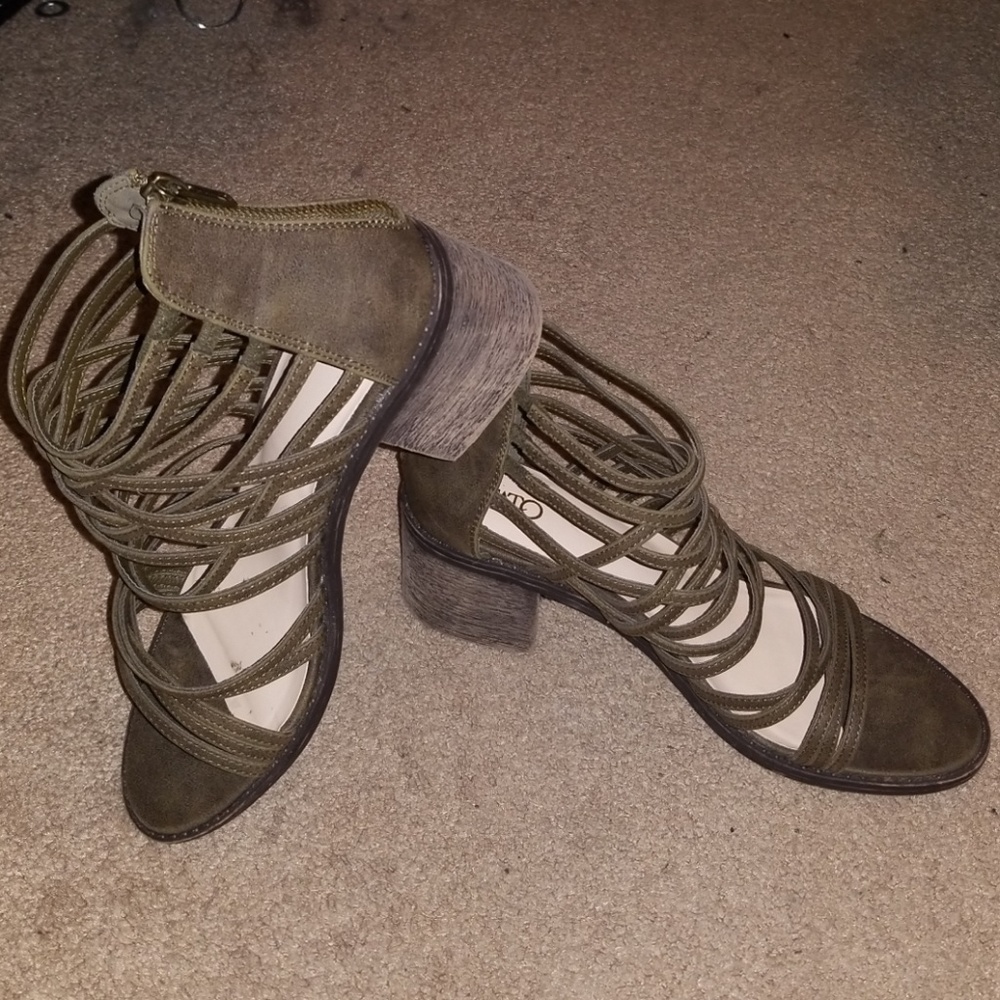 Cute NWOT Cato Caged Heels